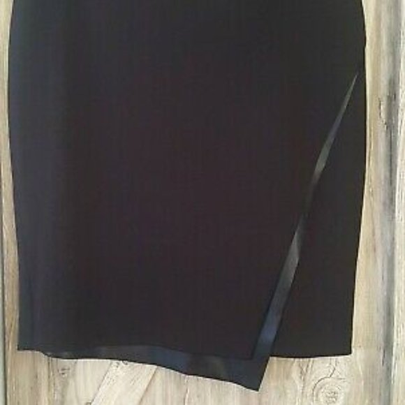 CALVIN KLEIN BEAUTIFUL BLACK SKIRT  NWT - SIZE 14 - STYLISH FAUX LEATHER PANEL - Picture 2 of 11